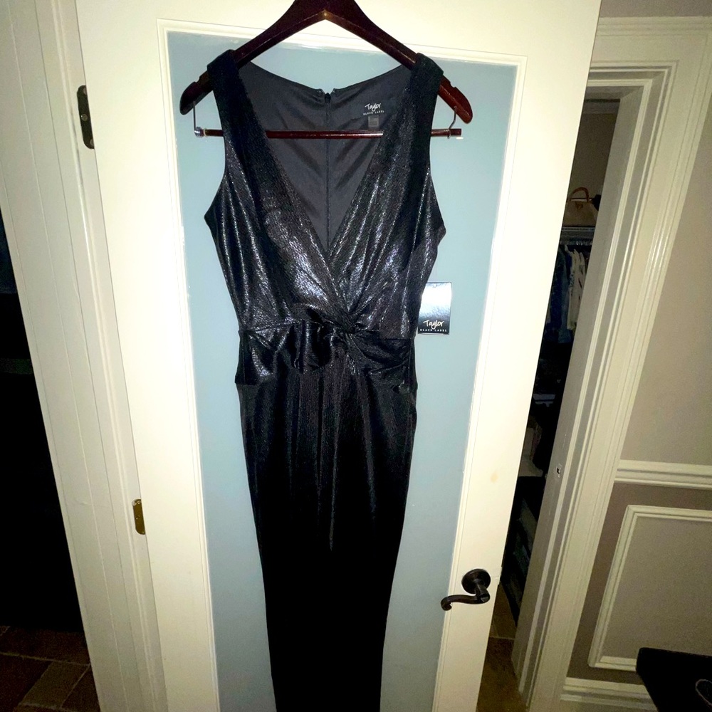 Taylor Black Sleeveless V Neck Jumpsuit Size 8